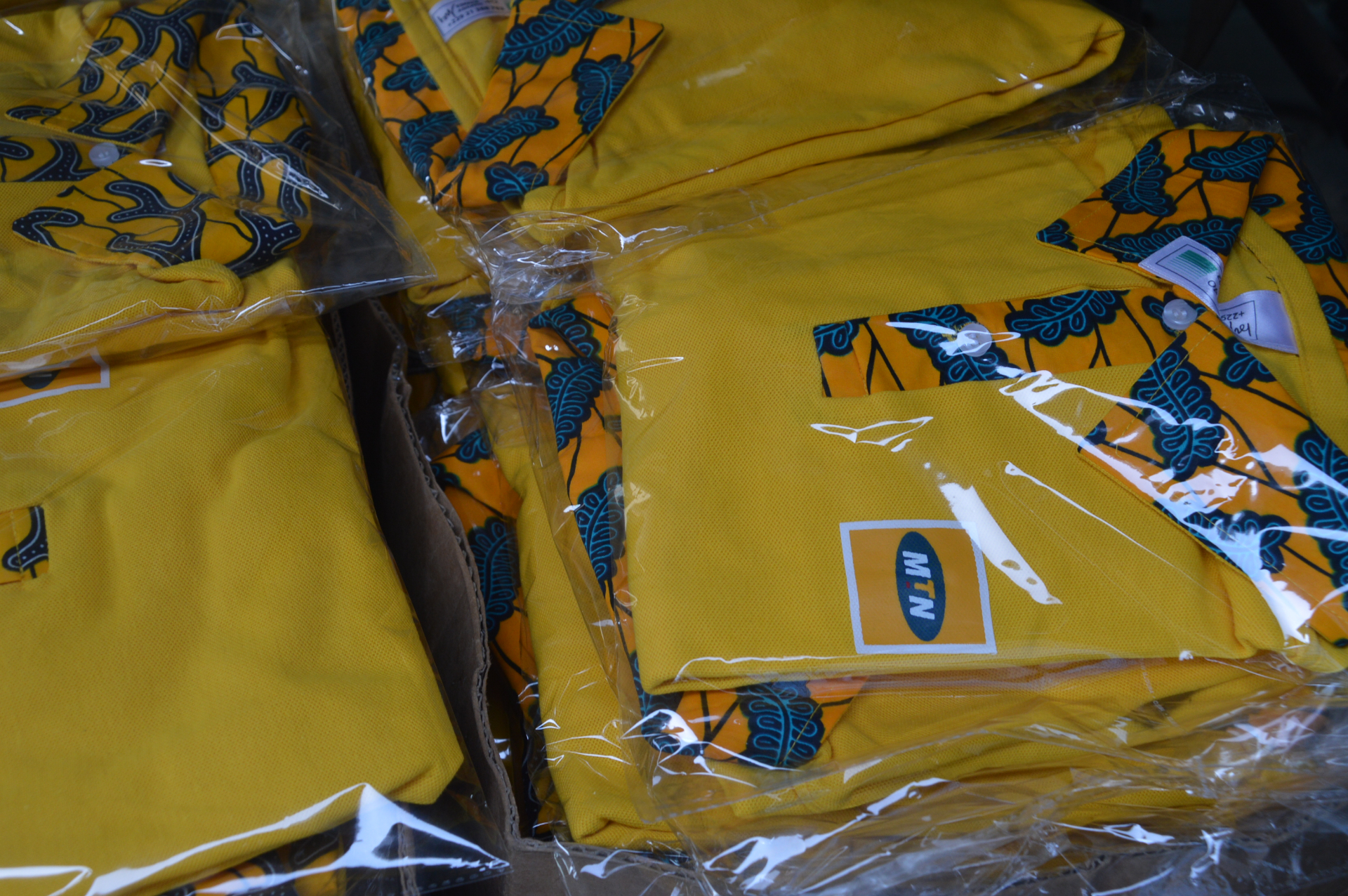 Tenues wax personnalisées MTN